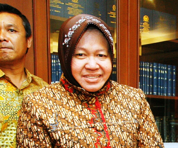 Wali Kota Surabaya Tri Rismaharini (kanan)-Foto: Susanto (sItimewa)