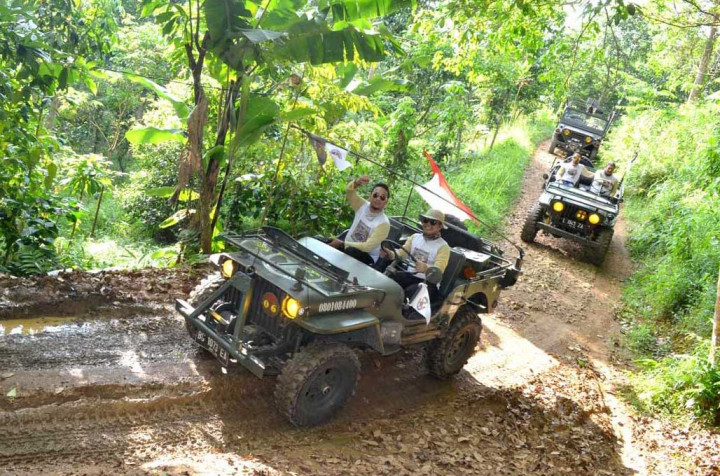 Willys Owners Indonesia Fokus Bantu Korban Tsunami Banten