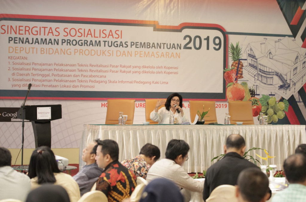 Deputi Bidang Produksi dan Pemasaran KemenkopUKM Victoria Simanungkalit. (Foto: Dok. Kemenkop UKM)