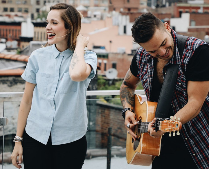 Bersaing Merebut Hati Seseorang belum Tentu karena Cinta