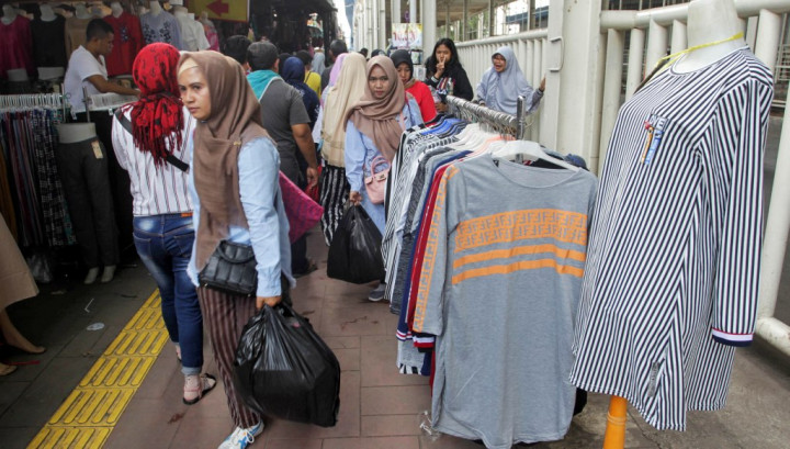 Masih Sesak di Trotoar Tanah Abang