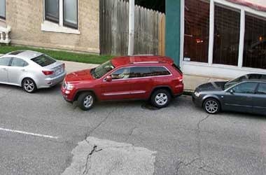 Pahami Cara Parkir Mobil Matic yang Benar