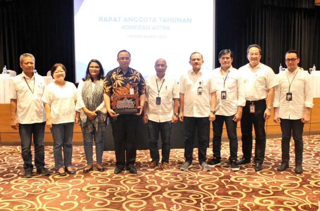 Plt Sekretaris Kemenkop UKM Rully Indrawan menghadiri Rapat Anggota Tahunan Koperasi Astra International tahun buku 2018 di Jakarta, Kamis, 11 April 2019 (Foto:Dok.Kemenkop UKM)