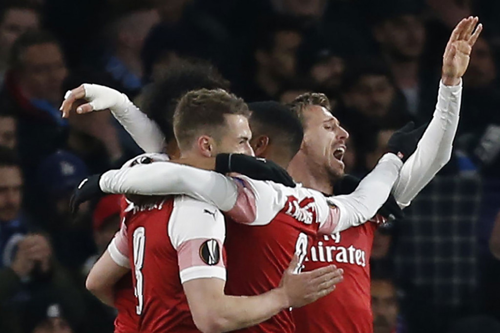 Arsenal Kalahkan Napoli 2-0