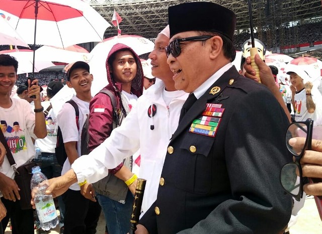 Sosok Mirip Bung Karno Mencuri Perhatian di GBK