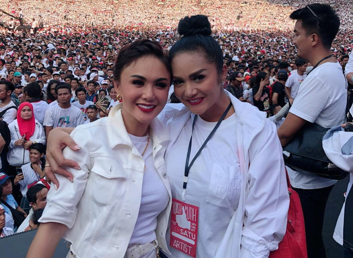 Krisdayanti Promosikan Diri Sendiri  di Konser Putih Bersatu