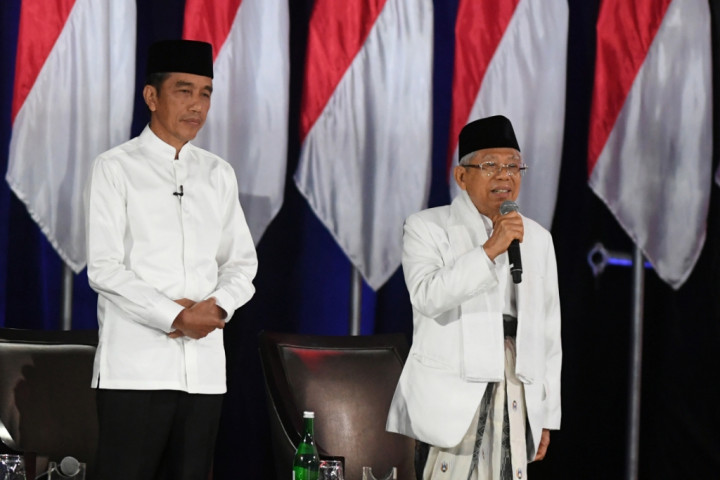 Ma'ruf: Jokowi Habiskan Masa Tenang dengan Umrah