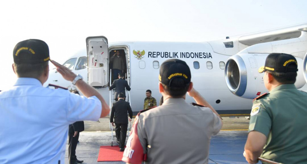 Presiden Jokowi Bertolak ke Tanah Suci