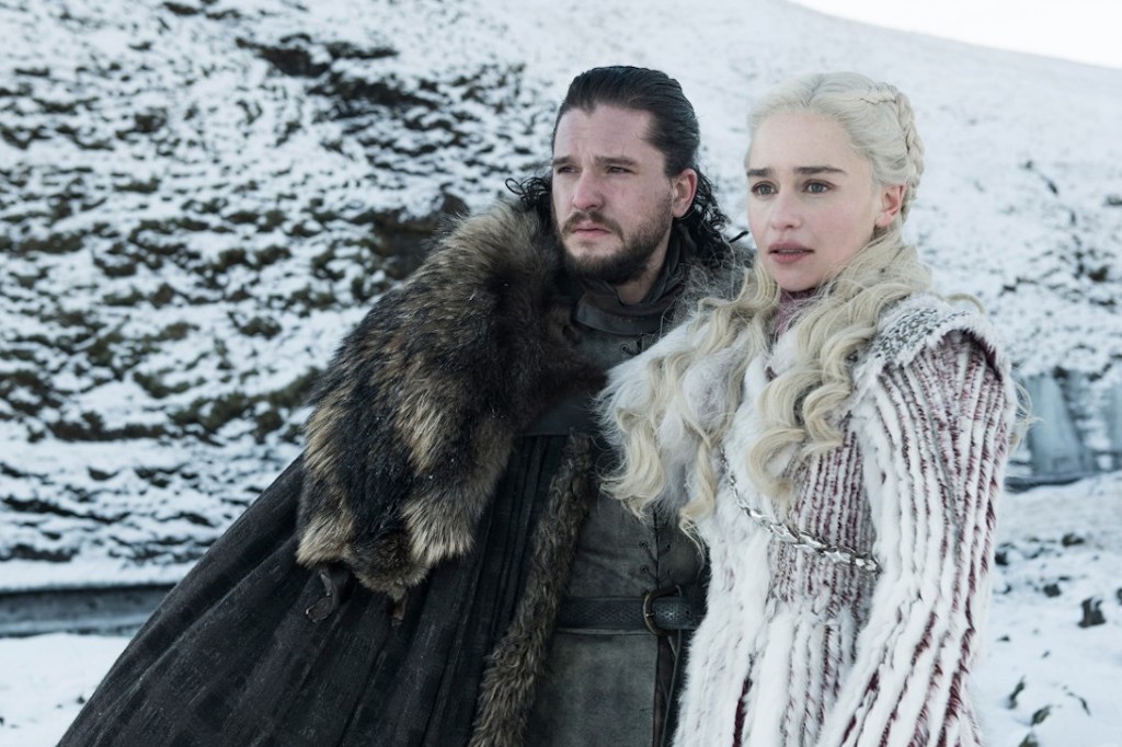 Kit Harrington dan Emilia Clarke dalam Game of Thrones musim kedelapan (Foto: HBO)