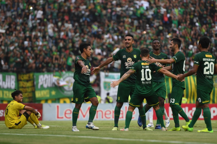Djanur Menyoroti Lini Tengah Persebaya