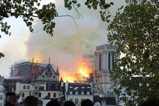 JK Bersimpati Atas Kebakaran di Notre Dame