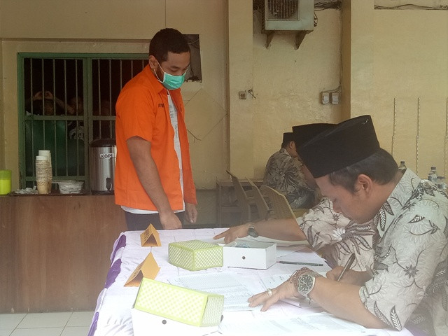 Kerabat Jauh Prabowo <i>Nyoblos</i> di Rutan Polda Metro