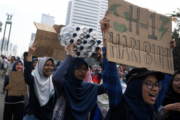 Peringati Hari Bumi, Mahasiswa UI Gelar Aksi di CFD