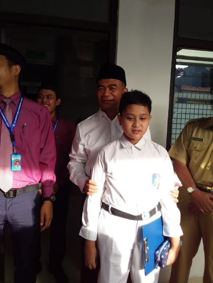 Pagi-pagi Mendikbud Sidak Sekolah Putranya