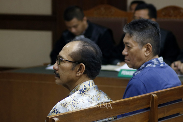 Dua Hakim PN Jaksel Didakwa Terima Suap Ratusan Juta