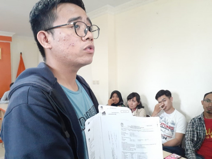 Mahasiswa Serahkan Ratusan Berkas A5 ke Bawaslu DIY