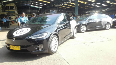 Mengenal Tesla Model X 75d Yang Jadi Taksi Listrik Di Indonesia