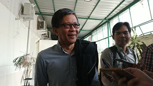 Rocky Gerung Jengkel Dibohongi Ratna Sarumpaet