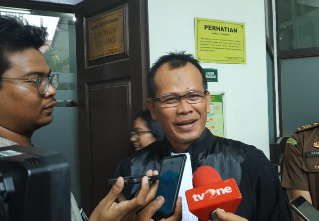 Kesaksian Rocky Gerung Isyaratkan Ratna Sarumpaet Berbuat Onar