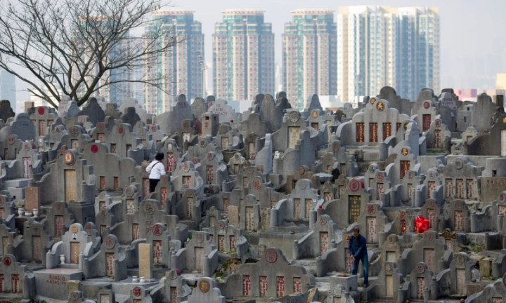 Lahan di Hong Kong Kini Lebih Mahal untuk Orang Mati