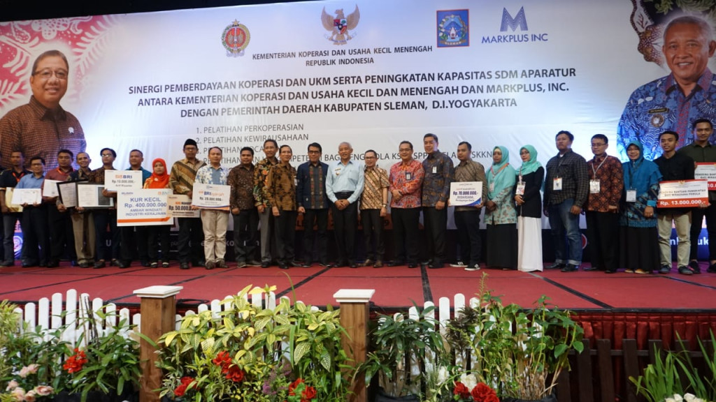 Kemenkop dan UKM bersama Markplus.inc dan Pemda Kabupaten Sleman bersinergi tingkatkan kapasitas SDM pelaku Koperasi dan UMKM di Sleman. (Foto: Dok. Kemenkop dan UKM)