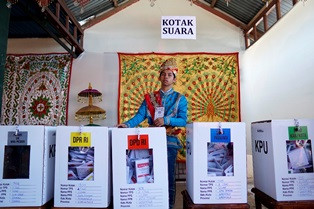 Pemilu Serentak Sedot Energi Saat Penghitungan Suara