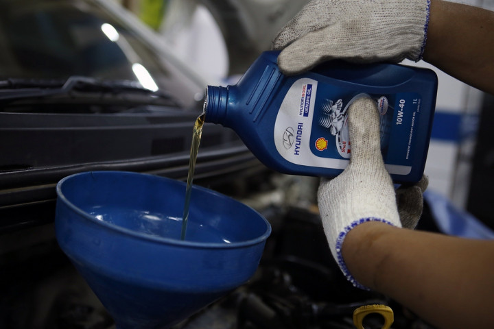 Cara Membandingkan Oli Sintetis dan Non Sintetis