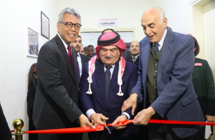 Indonesia Serahkan Bantuan Kesehatan untuk Pengungsi Palestina