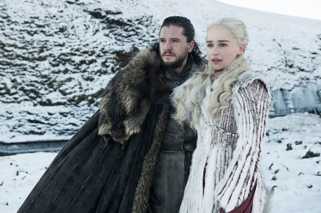 Kit Harington dan Emilia Clarke. (Foto: HBO)