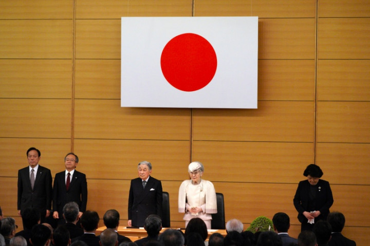 Prosesi Kunci dari Upacara Turun Takhta Jepang