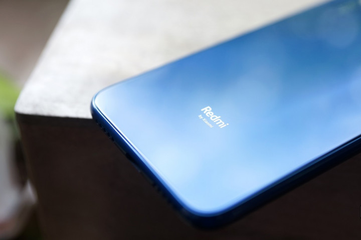 Redmi Siapkan Ponsel Pakai Kamera Depan PopUp