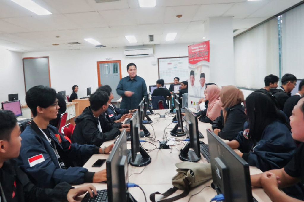 TKN Pamerkan Pusat Rekapitulasi Internal ke Media Asing