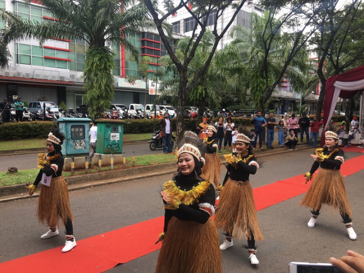 Buruh di Tangsel Memperingati May Day dengan Perlombaan