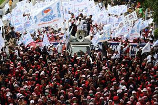 Sistem Kerja Buruh Dinilai Berat