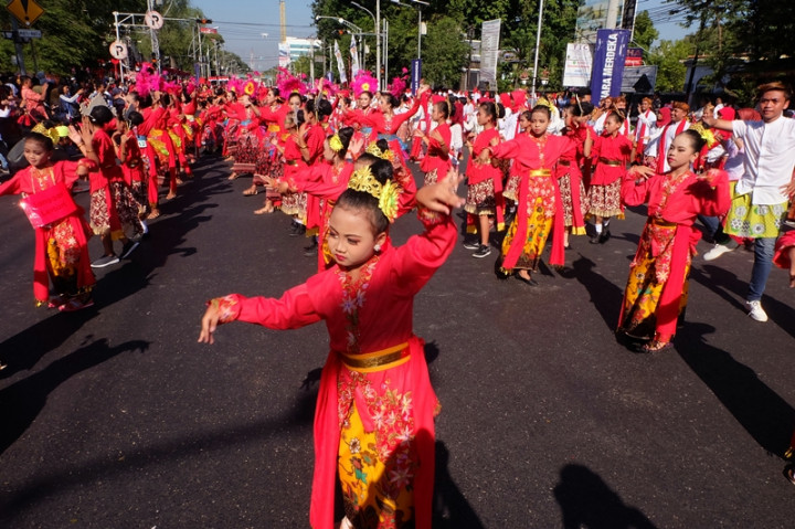 24.000 Warga Menari Bersama Sambut HUT Semarang