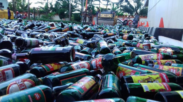 Pemkot Depok Musnahkan 5.081 Botol Minuman Keras