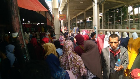 Trotoar Tanah Abang Masih Dikuasai PKL