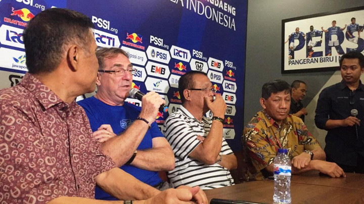 Eks Pelatih PSM Dikontrak 2 Tahun oleh Persib