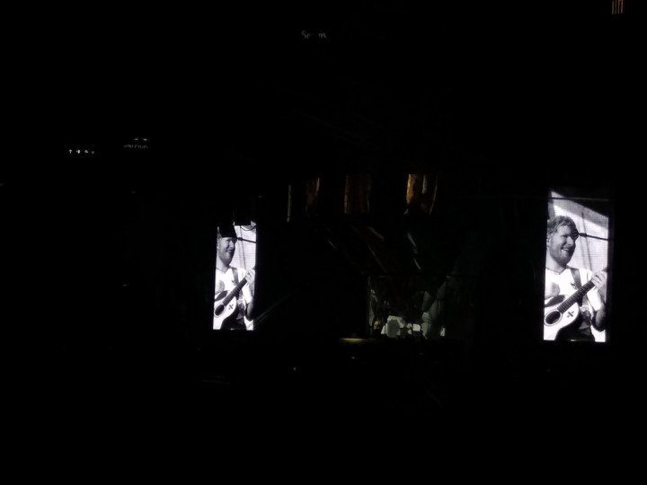 Ed Sheeran Pakai Baju Timnas Indonesia di GBK