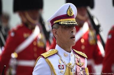 Raja Thailand Maha Vajiralongkorn Memulai Prosesi Penobatan