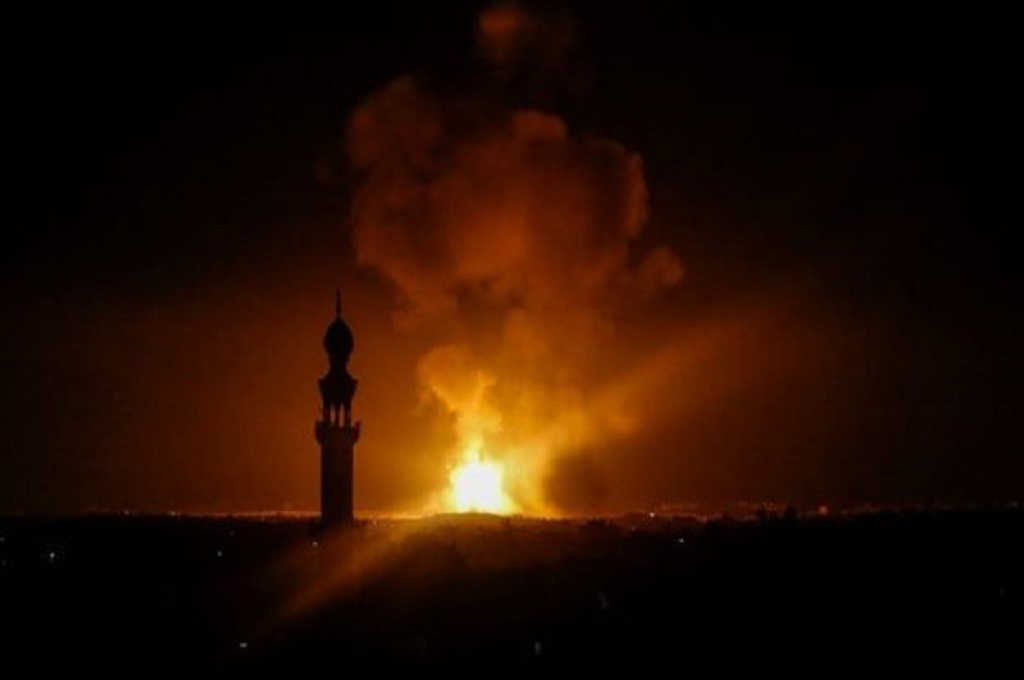 Gaza menembakkan lebih dari 250 roket, dan Israel juga membalas dengan jumlah yang hampir sama pada Sabtu 4 Mei 2019 malam. (Foto: AFP)