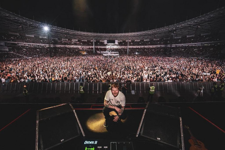 Ed Sheeran Bagikan Foto-foto Keseruan Konsernya di Jakarta