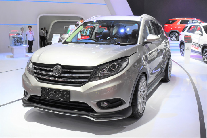 Konsep Elegant Stance di DFSK Glory 580