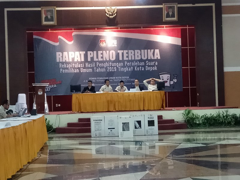 Rekapitulasi KPUD Kota Depok Diwarnai Interupsi
