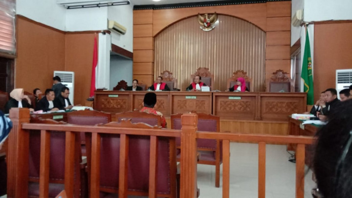 Fahri Hamzah Mengaku Tertipu Cerita Ratna