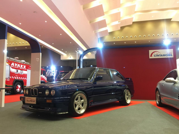 BMW 3-Series Jadul Dikonversi Jadi Versi M