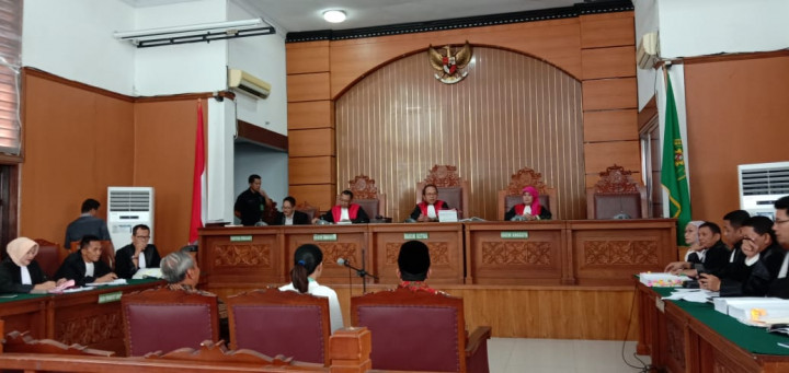 Ratna Sarumpaet Rutin Tenggak Obat Depresi
