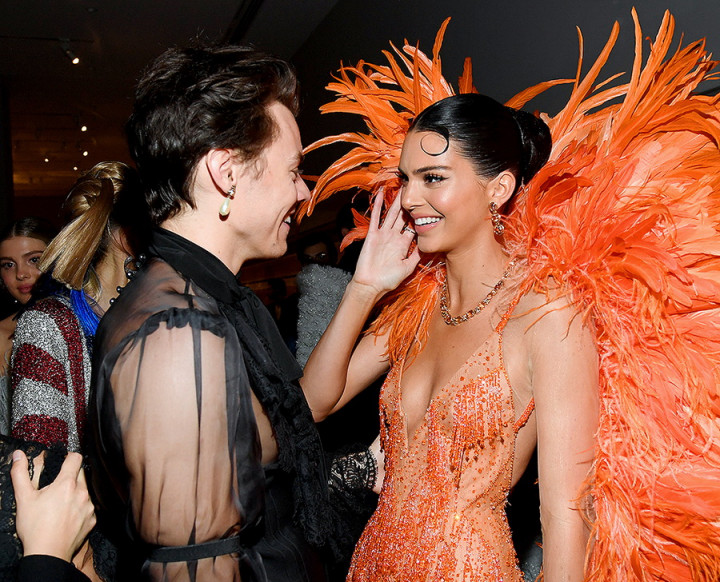 Momen Manis Pertemuan Harry Styles dan Kendall Jenner di Met Gala 2019