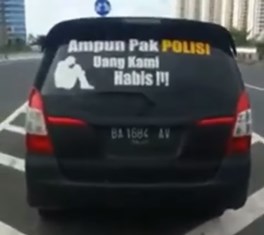 Pengendara 'Ampun Pak Polisi Uang Kami Habis' Kena Tilang