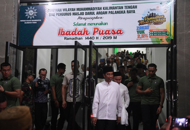 Warga Palangkaraya Gembira Bisa Salat Tarawih Bersama Presiden